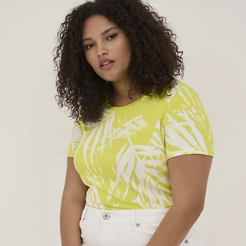 Torrid Perfect Super Soft Crew Neck Short Sleeve Tee Tropical - Size 2